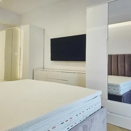 Lazuly 2 Bdr Luxury Apartment